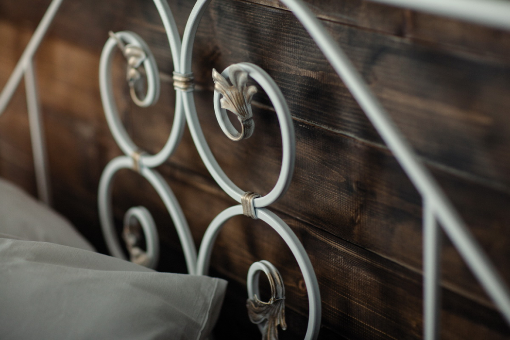 Кованые кровати, Кованая кровать Камелия 1.6 с одной спинкой